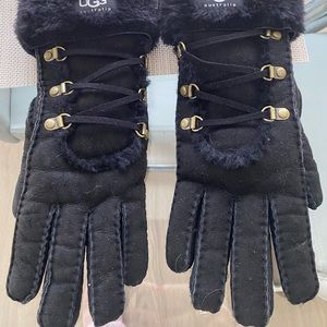 Ugg gloves size medium